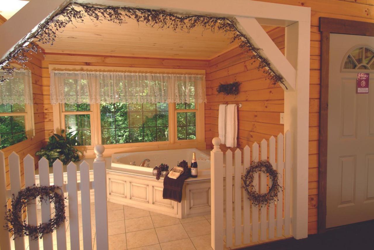 Wild Rose Cabin By Amish Country Lodging Милърсбърг Екстериор снимка